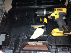 DEWALT DCD785P2T-SFGB 18V 5.0AH LI-ION XR CORDLESS COMBI-HAMMER DRILL COMES WITH BATTERY AND CARRY
