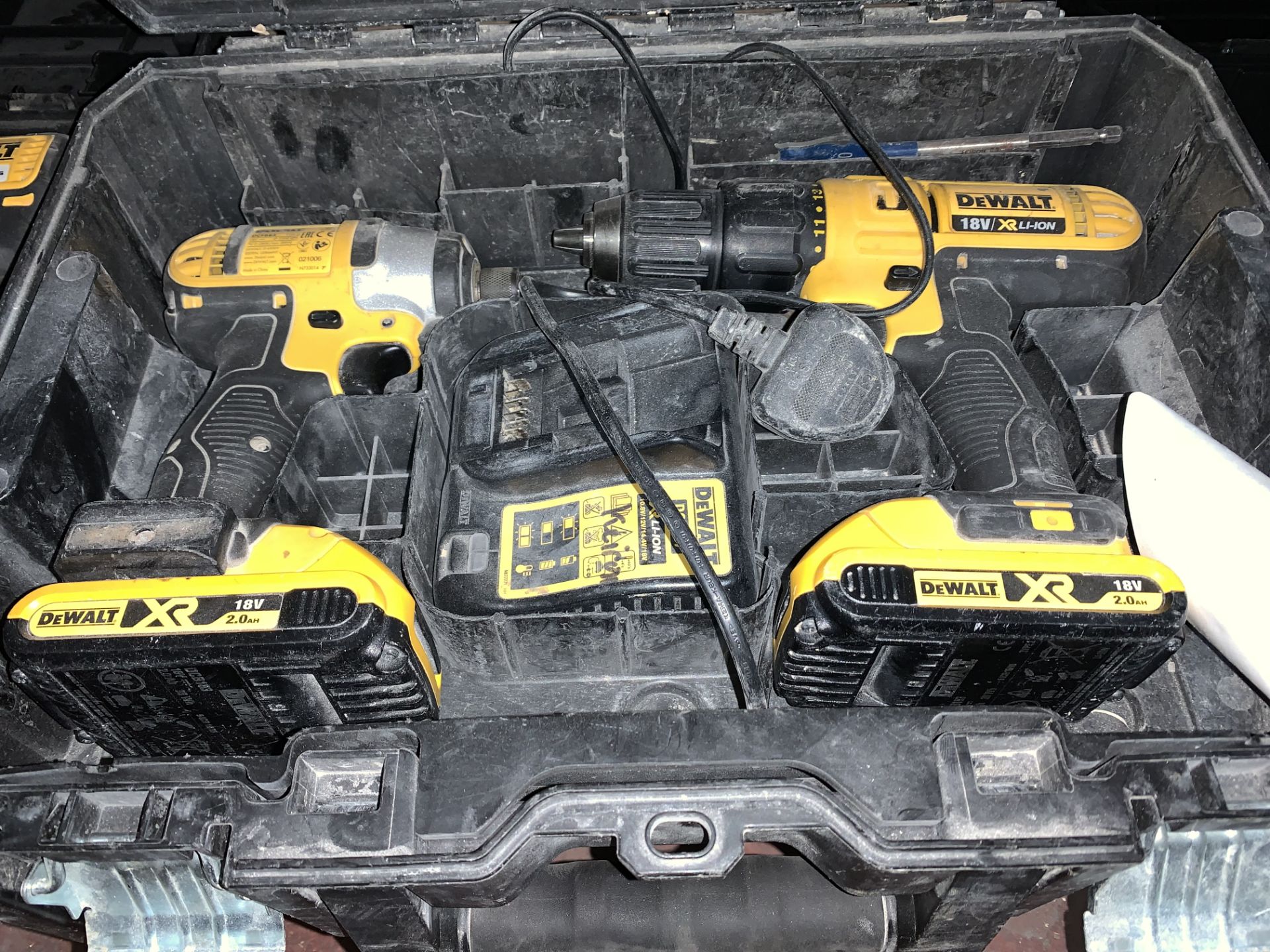 DEWALT DCZ298D2T-SFGB 18V 2.0AH LI-ION XR CORDLESS COMBI DRILL & IMPACT DRIVER TWIN PACK COMES