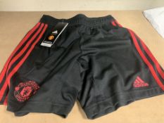 (NO VAT) 9 X BRAND NEW MANCHESTER UNITED SHORTS SIZE 9-10 YEARS