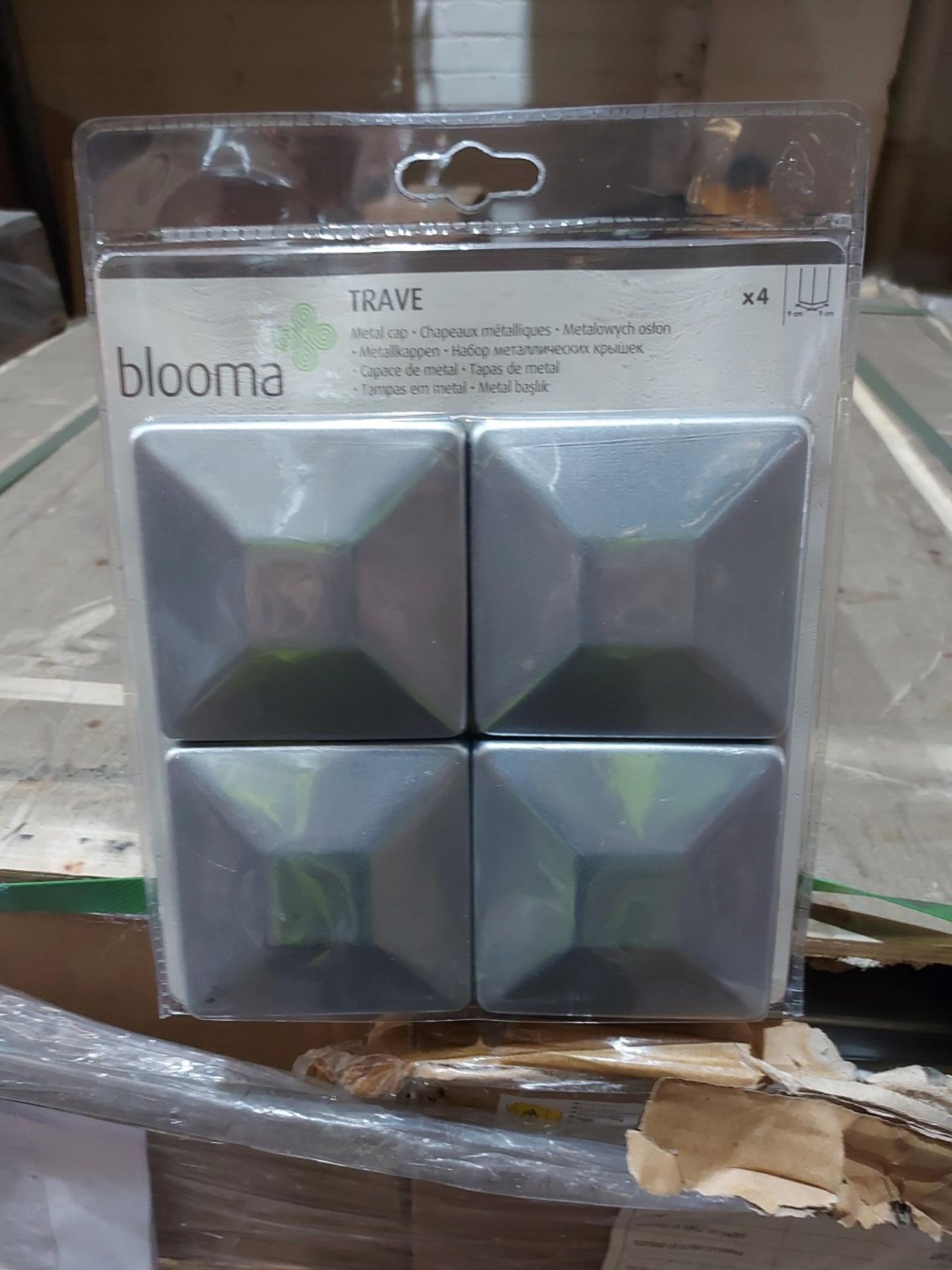 (K1) PALLET TO CONTAIN 960 x NEW SEALED PACKS OF 4 BLOOMA TRAVE GALVANISED METAL GARDEN POST