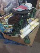 (V1) PALLET TO CONTAIN A LARGE QTY OF VARIOUS ITEMS TO INCLUDE TEAMSTARZ CAMPERVAN & SPEED BOAT,