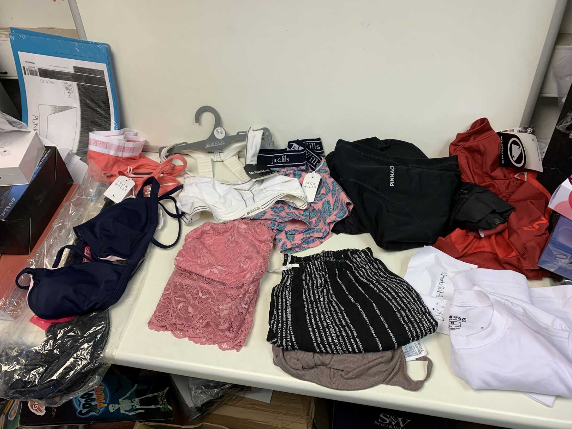 BRAND NEW CLOTHING LOT, INCLUDING, JACK WILLS, CURVEY KATE, SOL CAL, DKNY , PINNACLE, AEROPOSTAL ETC