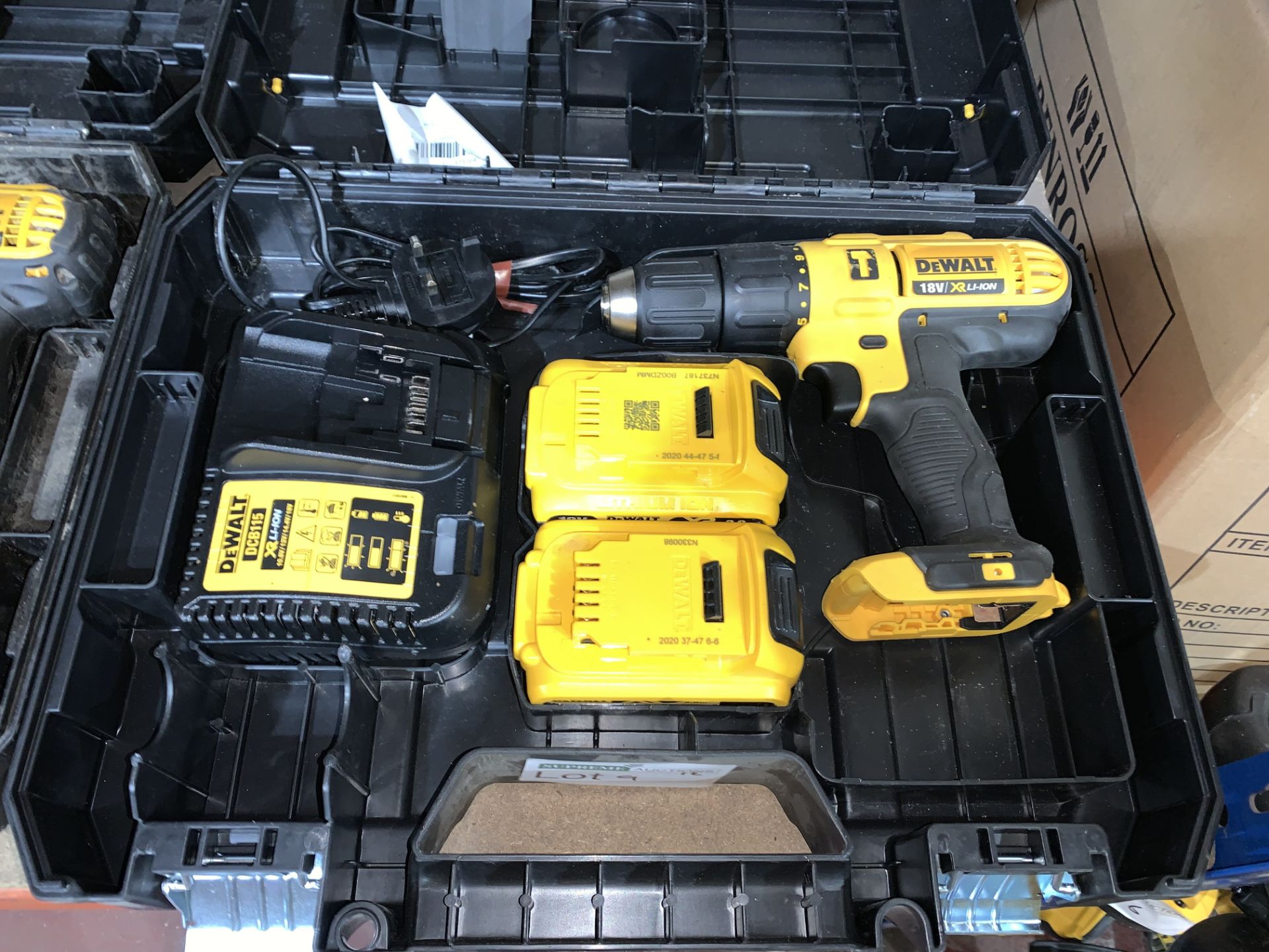 DEWALT DCD776D2T- GB 18V 2.0AH LI-ION XR CORDLESS COMBI DRILL COMES WITH 2 BATTERIES, CHARGER AND