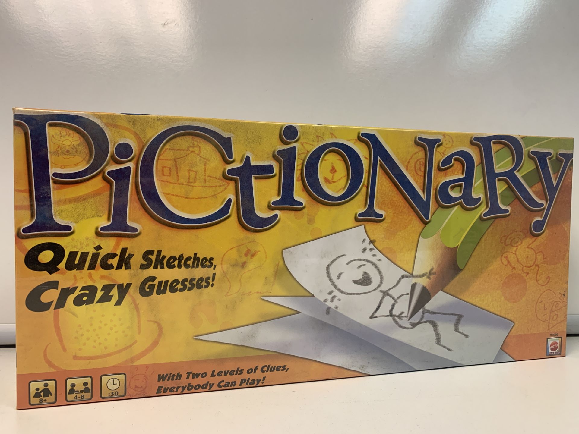5 X BRAND NEW PICTIONARY CLASSIC BOARD GAMES (PCK)