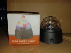 90 X POWERFULL MINI PARTY LIGHTS (PLEASE NOTE THESE ARE CUSTOMER RETURNS) R19