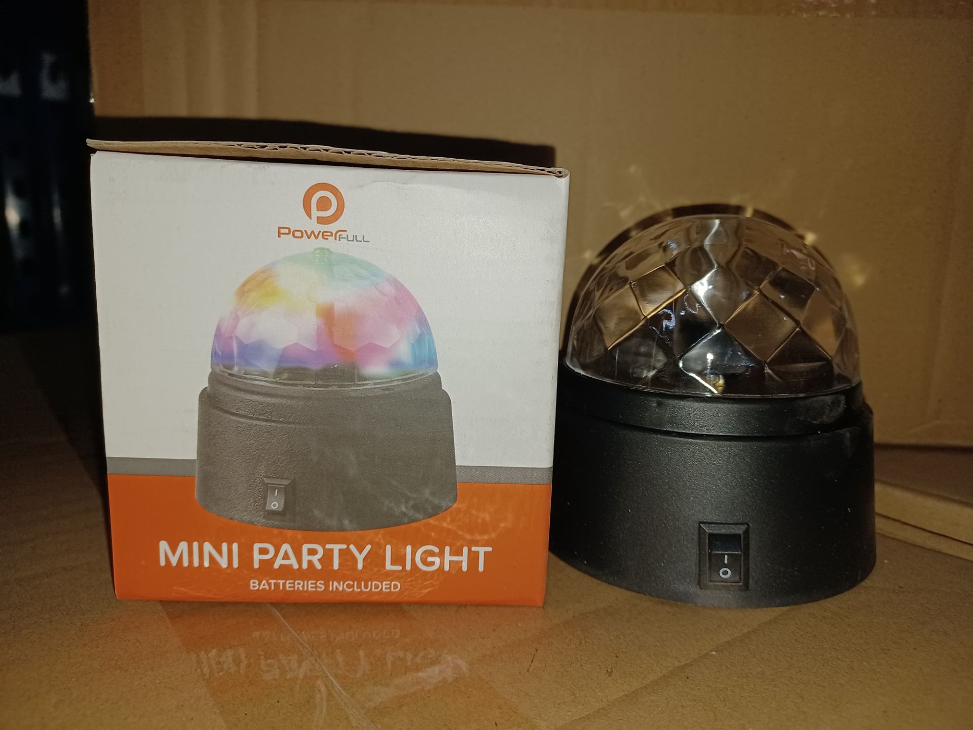 90 X POWERFULL MINI PARTY LIGHTS (PLEASE NOTE THESE ARE CUSTOMER RETURNS) R19