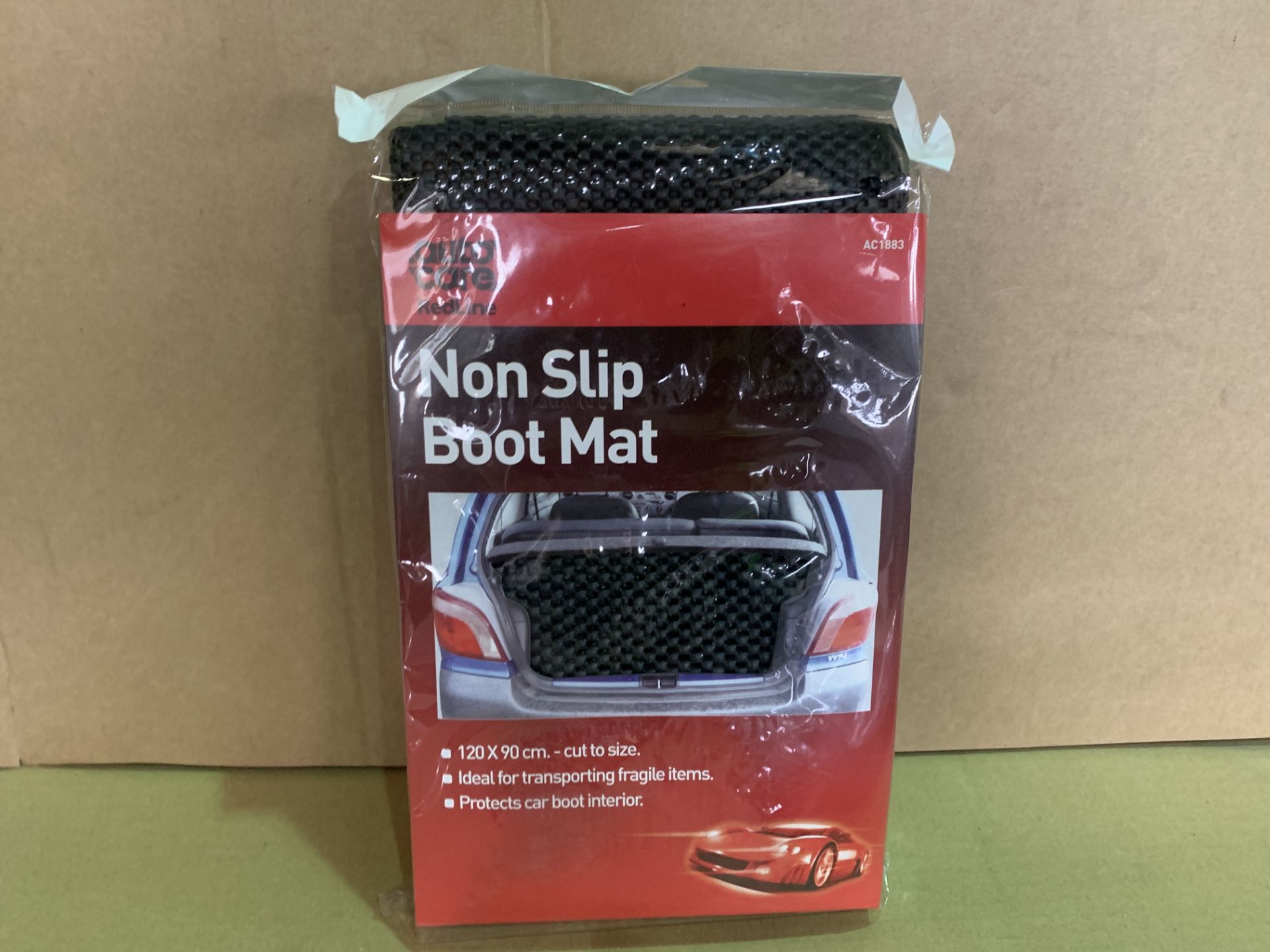 32 X BRAND NEW NON SLIP BOOT MATS IN 2 BOXES R15
