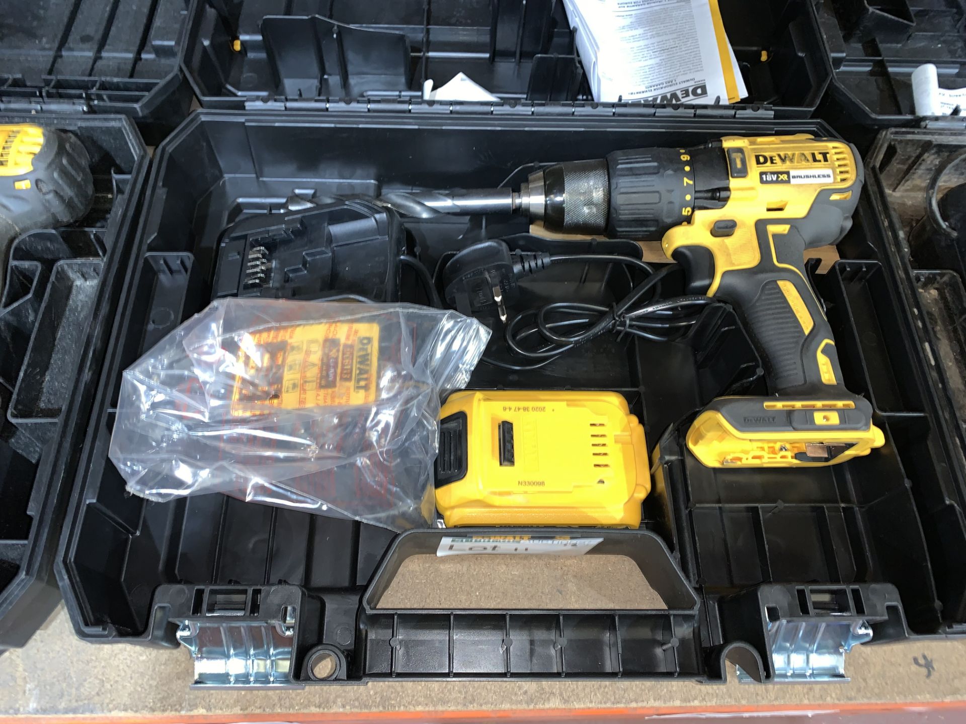 DEWALT DCD778M2T-SFGB 18V 4.0AH LI-ION XR BRUSHLESS CORDLESS COMBI DRILL COMES WITH BATTERY, CHARGER