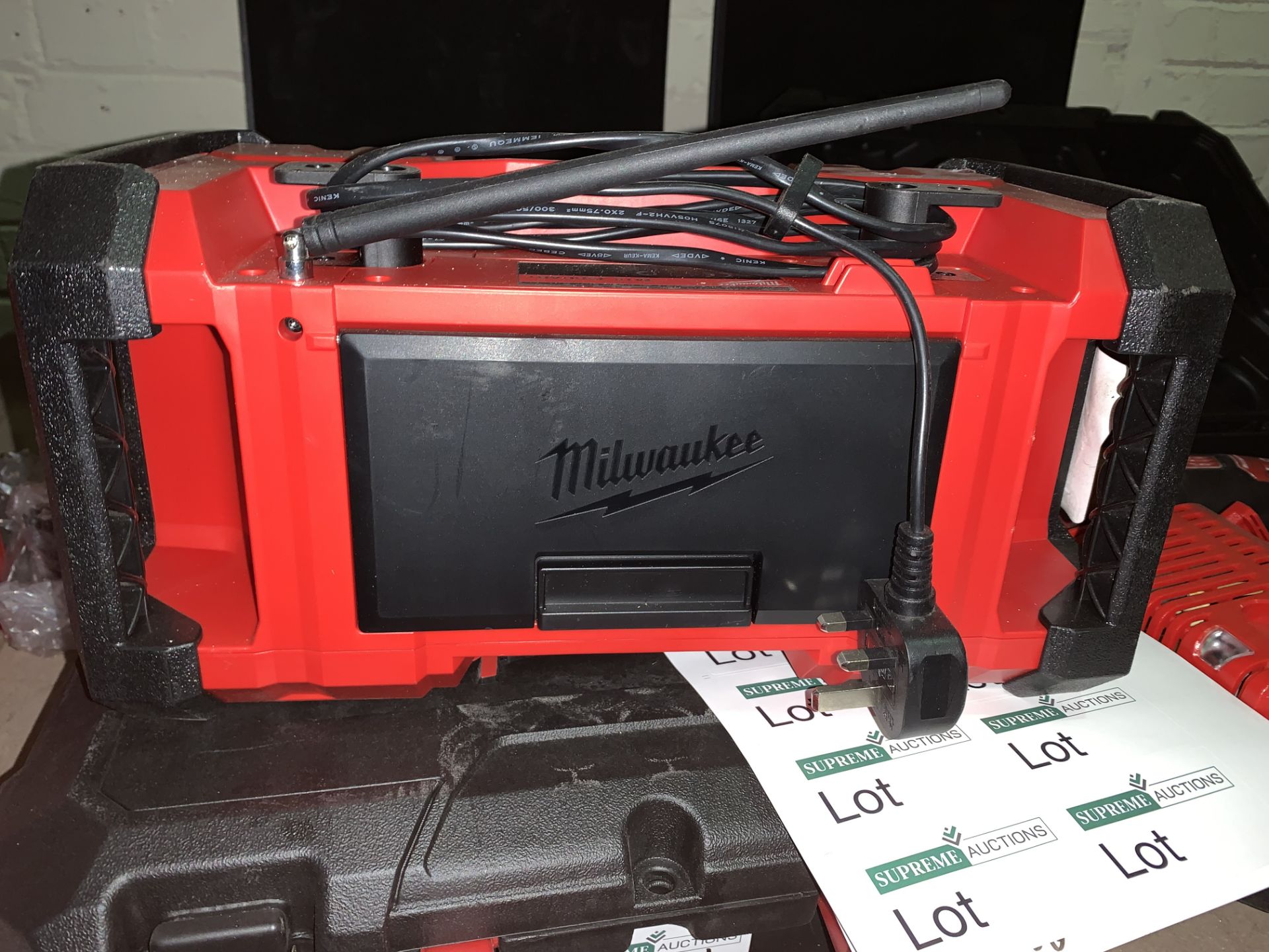 MILWAUKEE M18 JSRDAB+-0 230V OR 18V DAB+ / FM SITE RADIO UNCHECKED/UNTESTED - BW