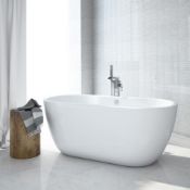 (SUPRM6) NEW 1455x740mm Harlesden White Freestanding Bath. A Luxury Elegant Double Ended