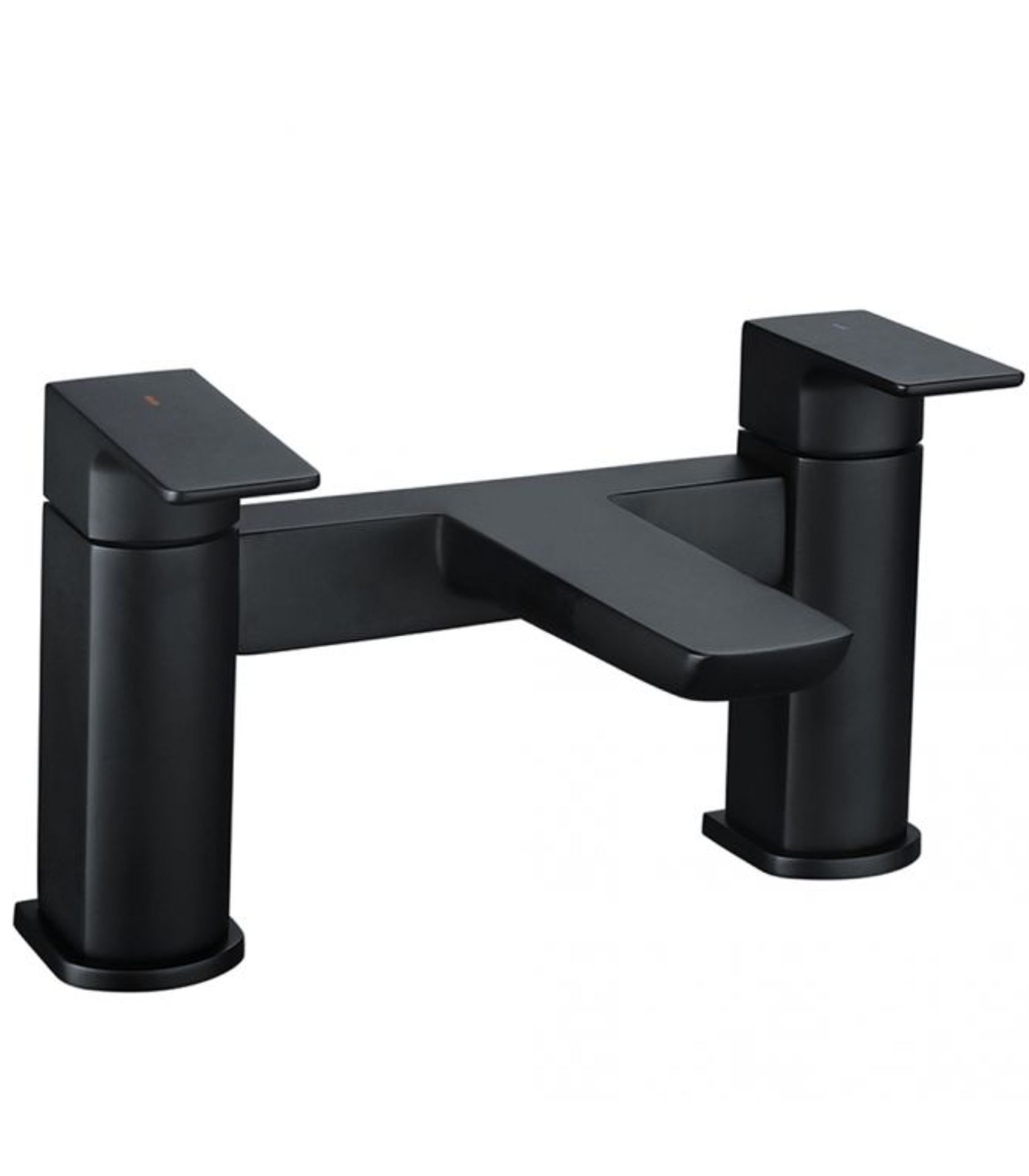 (SUP176) Synergy Studio D Black Bath Filler. RRP £335.00. Clean, straight lines, uncluttered spaces.