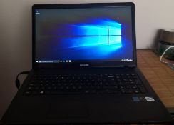 SAMSUNG 350E LAPTOP, 17 INCH SCREEN, WINDOWS 10, 640GB HARD DRIVE WITH CHARGER