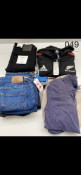 10 PIECE MENS MIXED CLOTHING LOT IN VARIOUS SIZES INCLUDING LEE COOPER, IZOD AND CHAMPION RRP £300