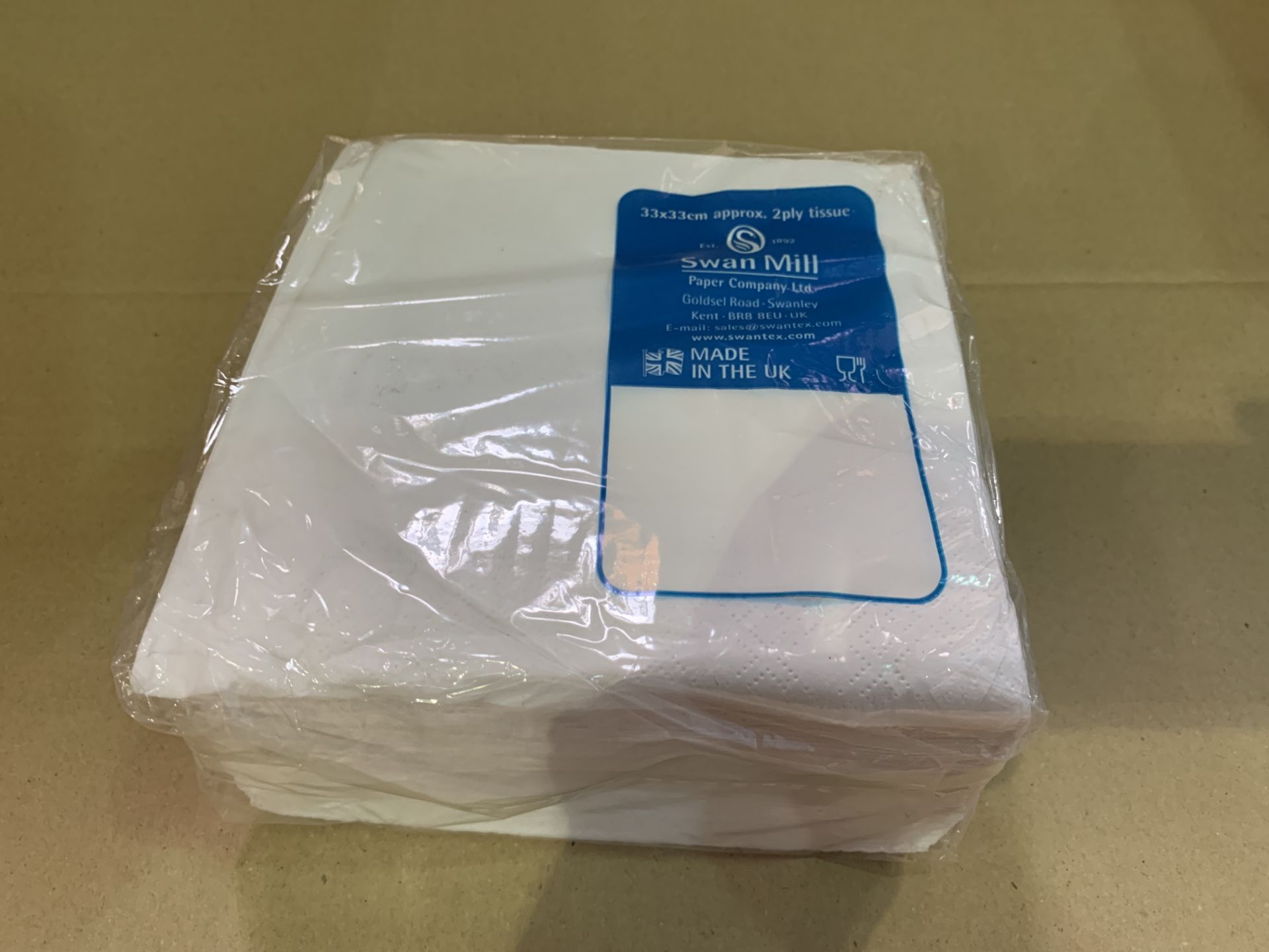 2000 X BRAND NEW SWAN MILL 2 PLY TISSUES 33 X 33XM R15