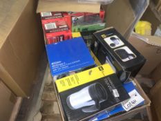 MIXED LOT INCLUDING FOOTPUMPS, AIRBED PUMPS, TRAVLE MUGS ETC S1