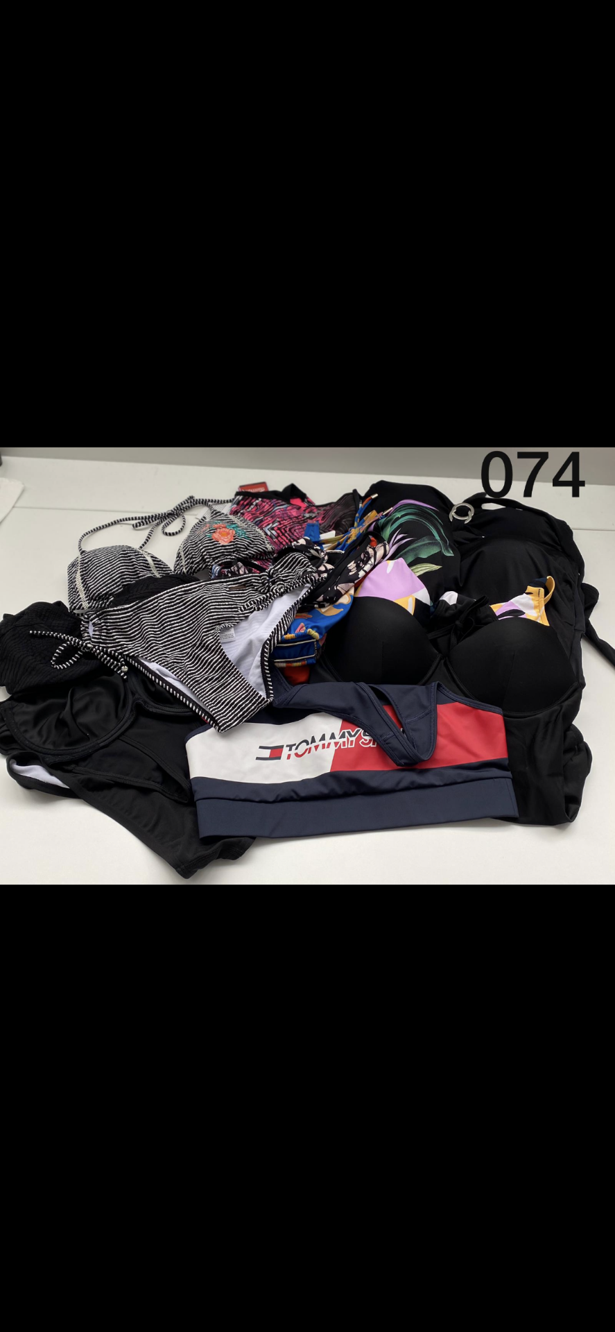 15 PIECE WOMENS SWIMWEAR LOT IN VARIOUS SIZES INCLUDING TOMMY HILFIGER, SLAZENGER AND FIRETRAP