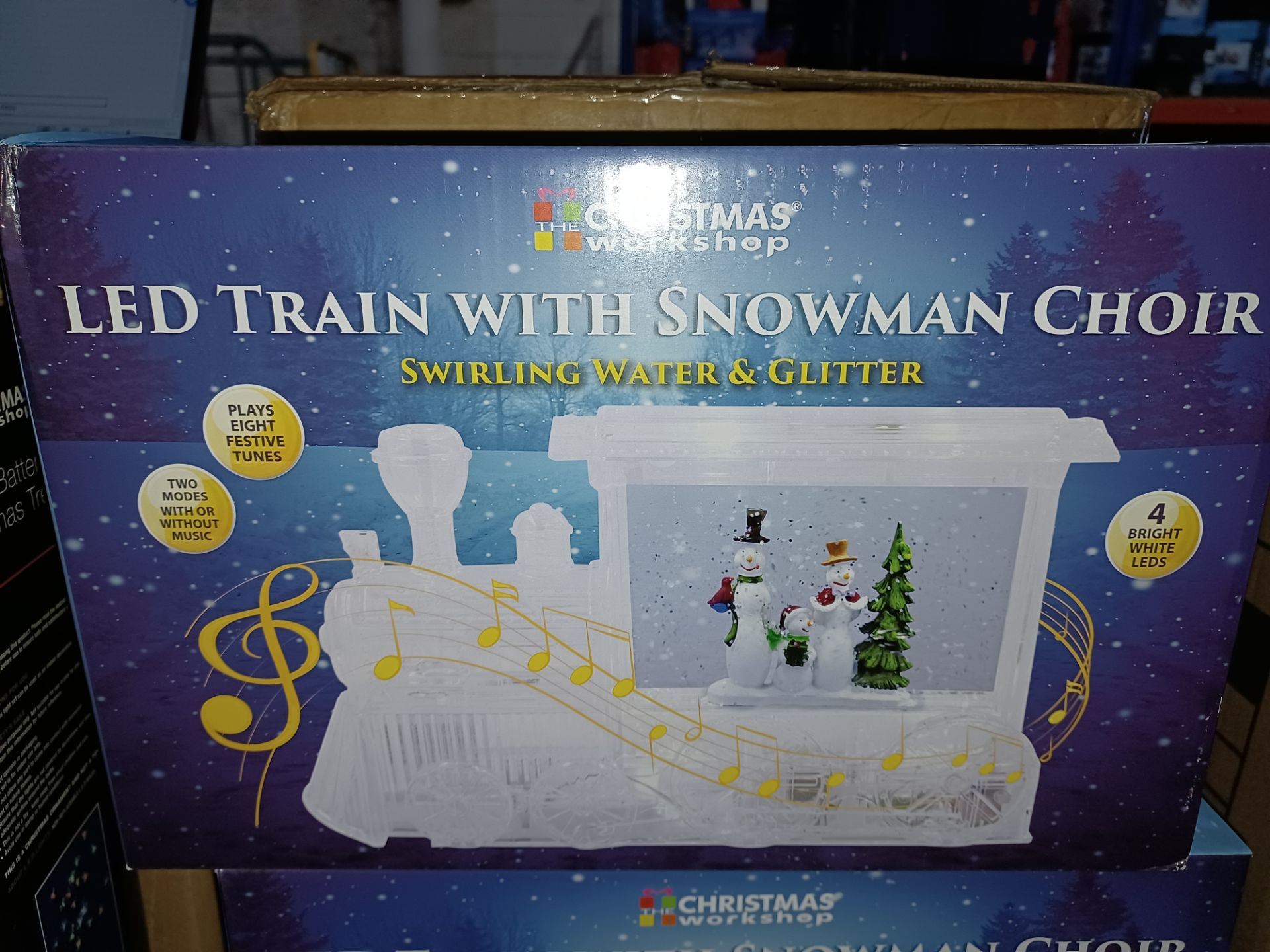 NEW BOXED 2 X LED TRAIN WITH SNOWMAN CHOIR PLAYING EIGHT FESTIVE TUNES, 4 BRIGHT WHITE LEDS (