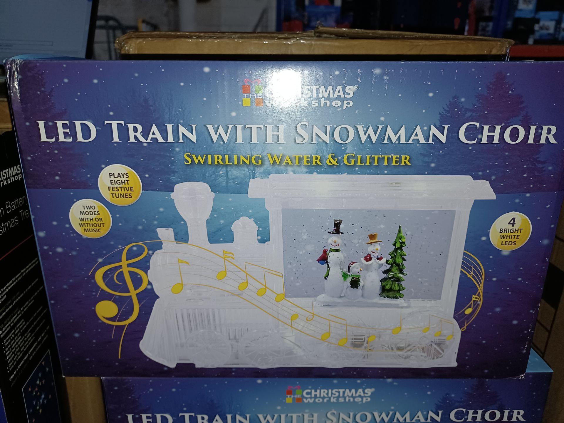 NEW BOXED 2 X LED TRAIN WITH SNOWMAN CHOIR PLAYING EIGHT FESTIVE TUNES, 4 BRIGHT WHITE LEDS (