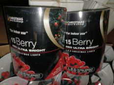 NEW BOXED 12 X BERRY RED ULTRA BRIGHT LED CHRISTMAS LIGHTS (REQUIRES 2xAA BATTERIES NOT