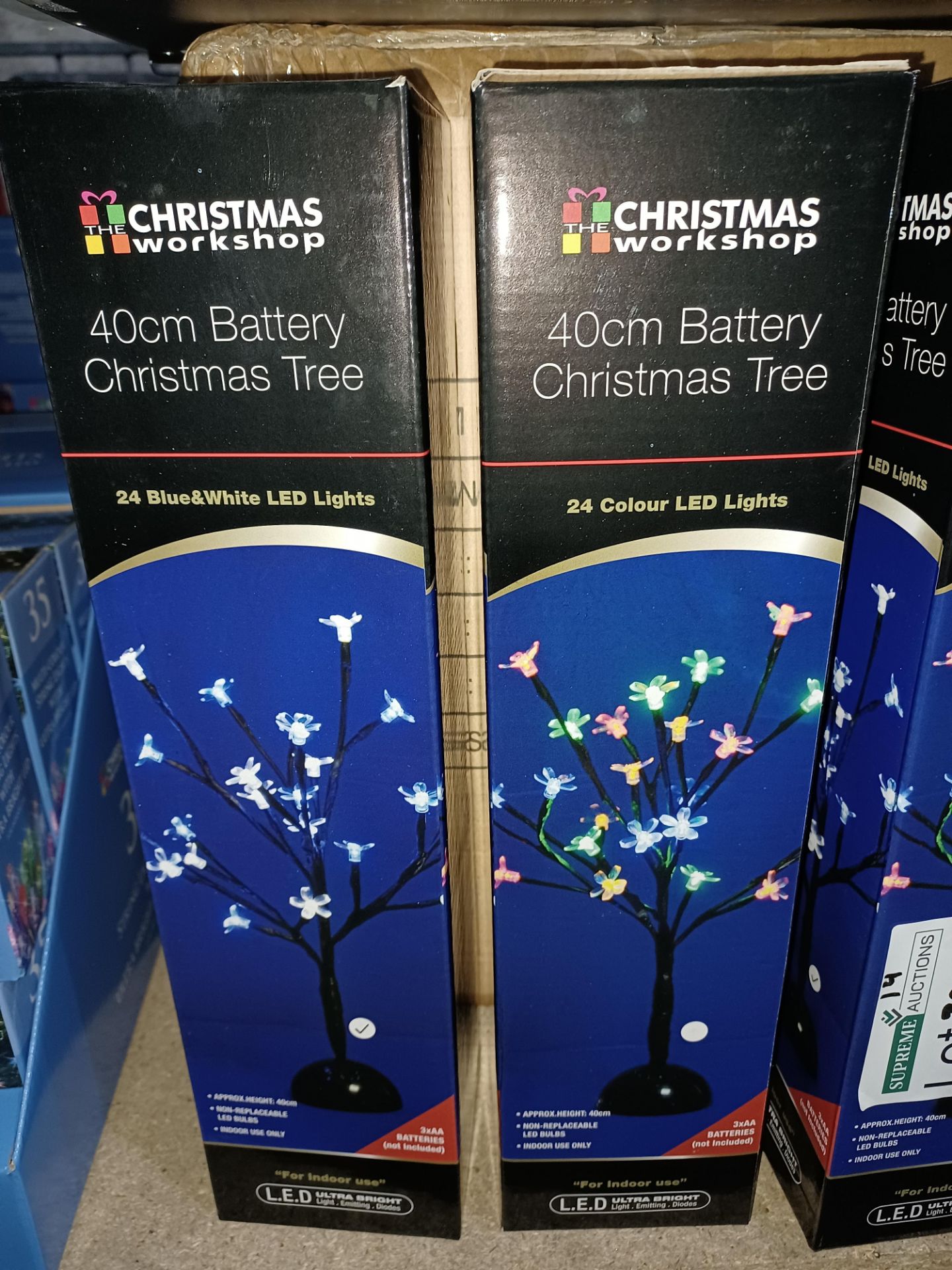 NEW BOXED 4 X BATTERY CHRISTMAS TREE 40CM TALL WITH 24 COLOUR LED LIGHTS (REQUIRES 3xAA BATTERIES
