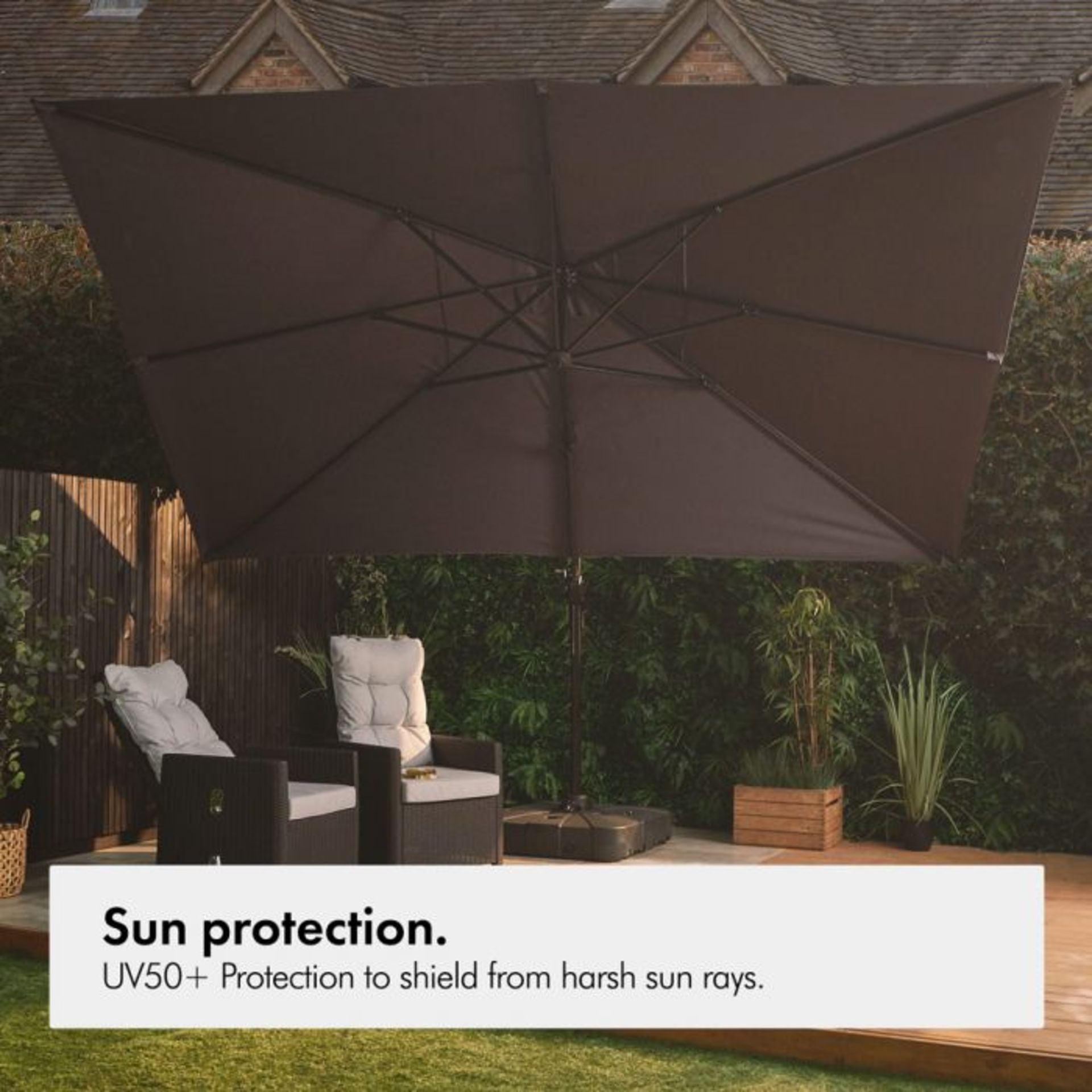 3m x 4m Roma Cantilever Parasol. RRP £449.99. Get some shade in the sun with parasol. (REF566) - Image 3 of 4