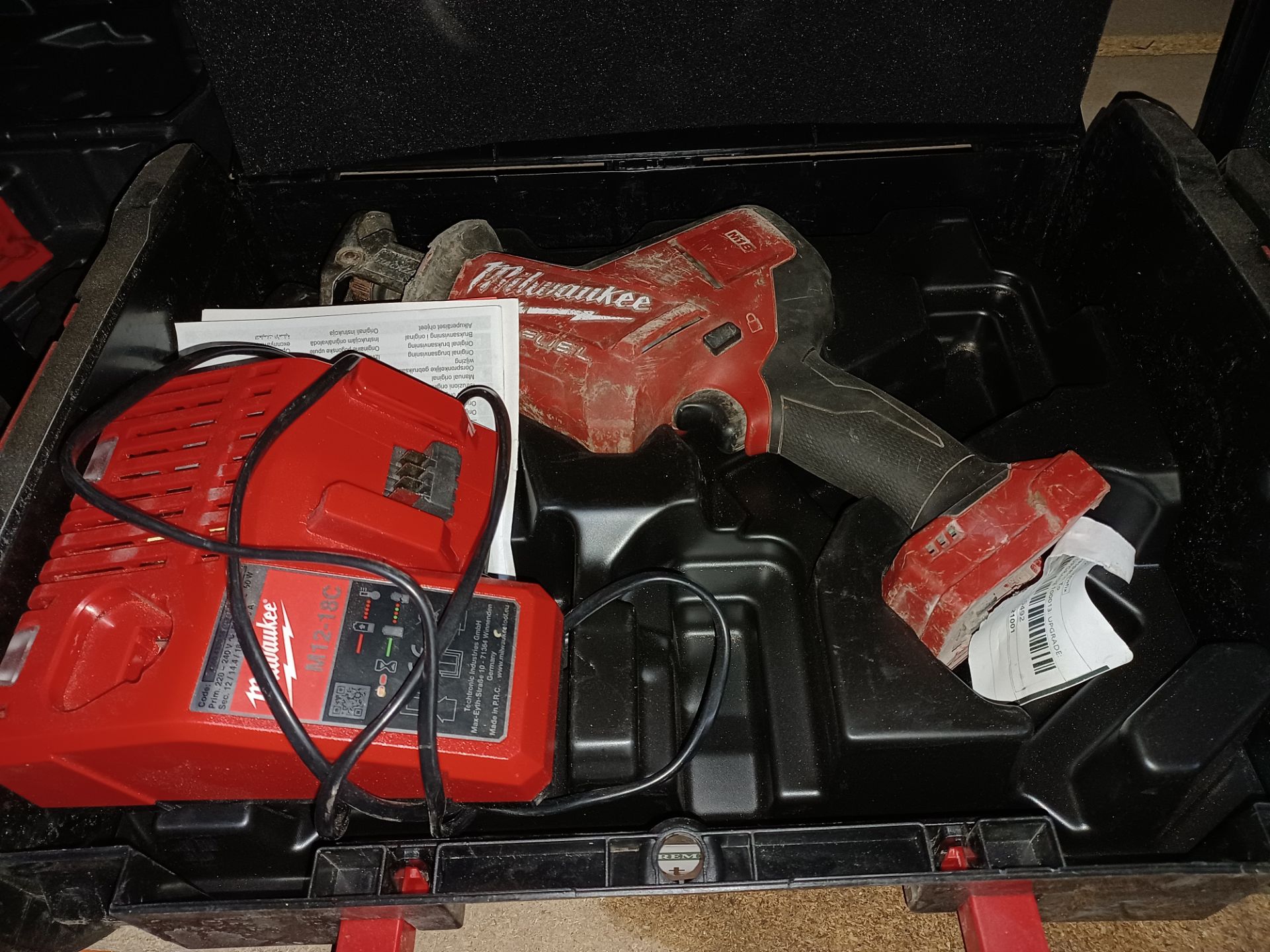 MILWAUKEE M18 FHZ-0 FUEL 18V LI-ION BRUSHLESS CORDLESS HACKZALL RECIPROCATING SAW - BARE - COMES