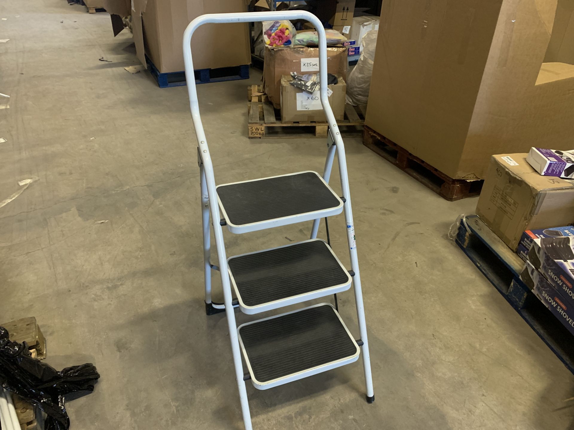 PALLET TO CONTAIN 12 X SETS OF ZARGES 150KG 3 STEP FOLDING LADDERS (S2)