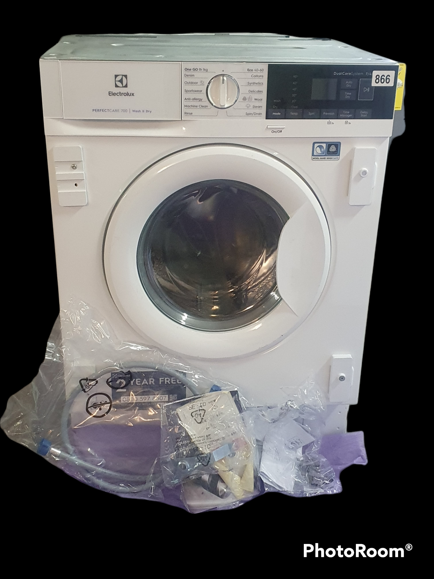 Electrolux E776W402BI, Built In Washer/Dryer 7kg wash and 4kg dry capacity RRP £840