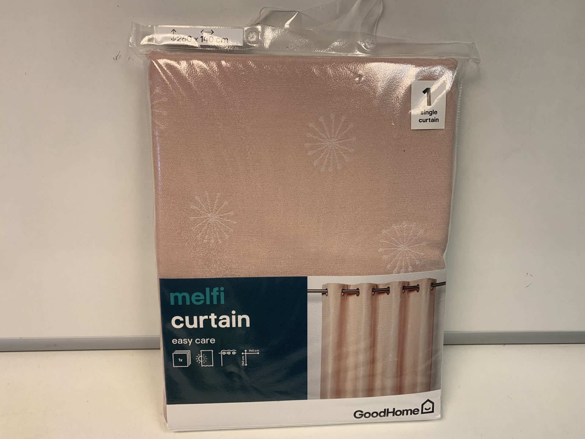 16 X NEW PACKAGED GOODHOME MELFI EASYCARE BLACK OUT CURTAINS.LIGHT PINK SIZE: 140x260CM. RRP £30 PER