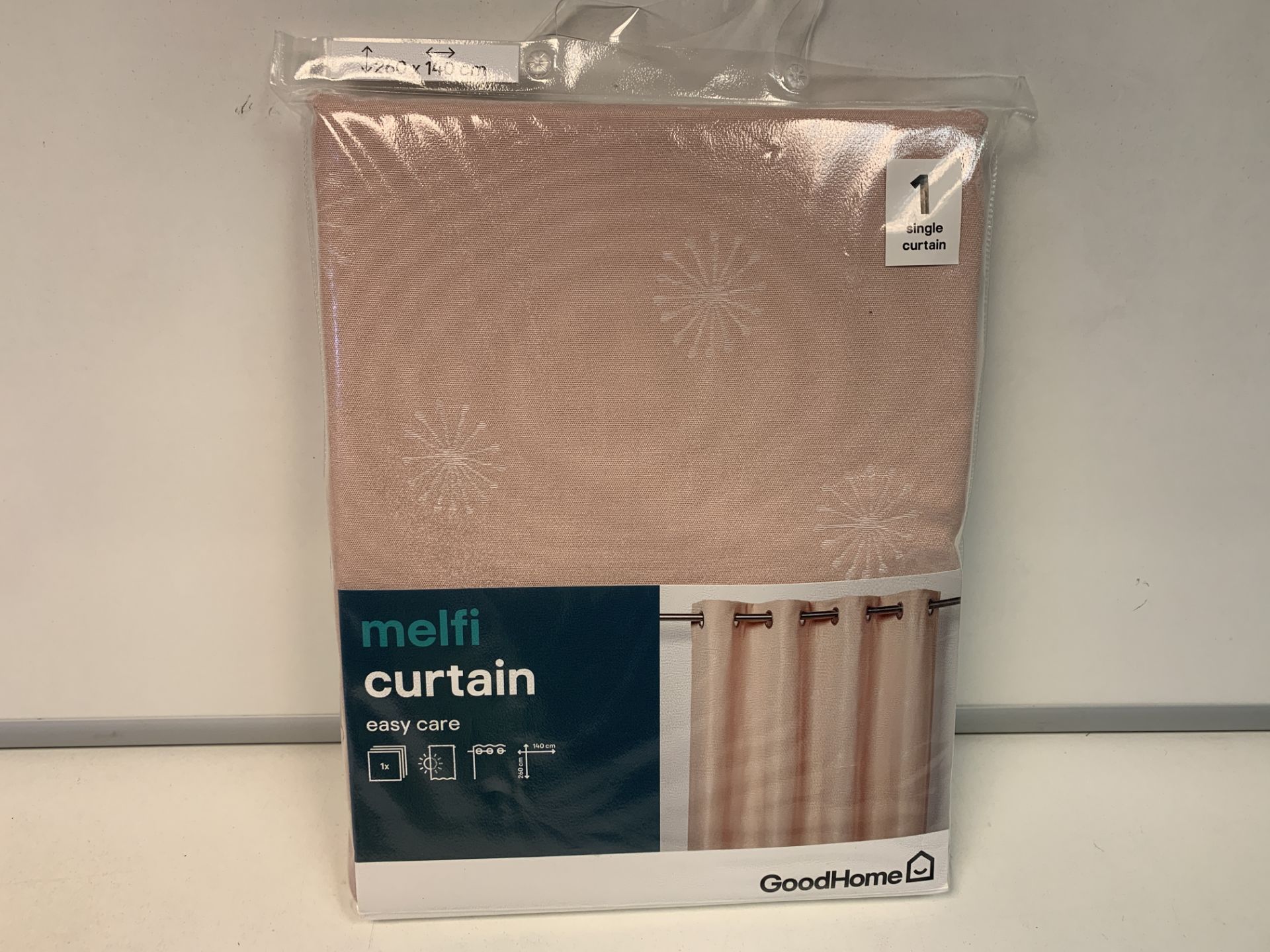 16 X NEW PACKAGED GOODHOME MELFI EASYCARE BLACK OUT CURTAINS.LIGHT PINK SIZE: 140x260CM. RRP £30 PER