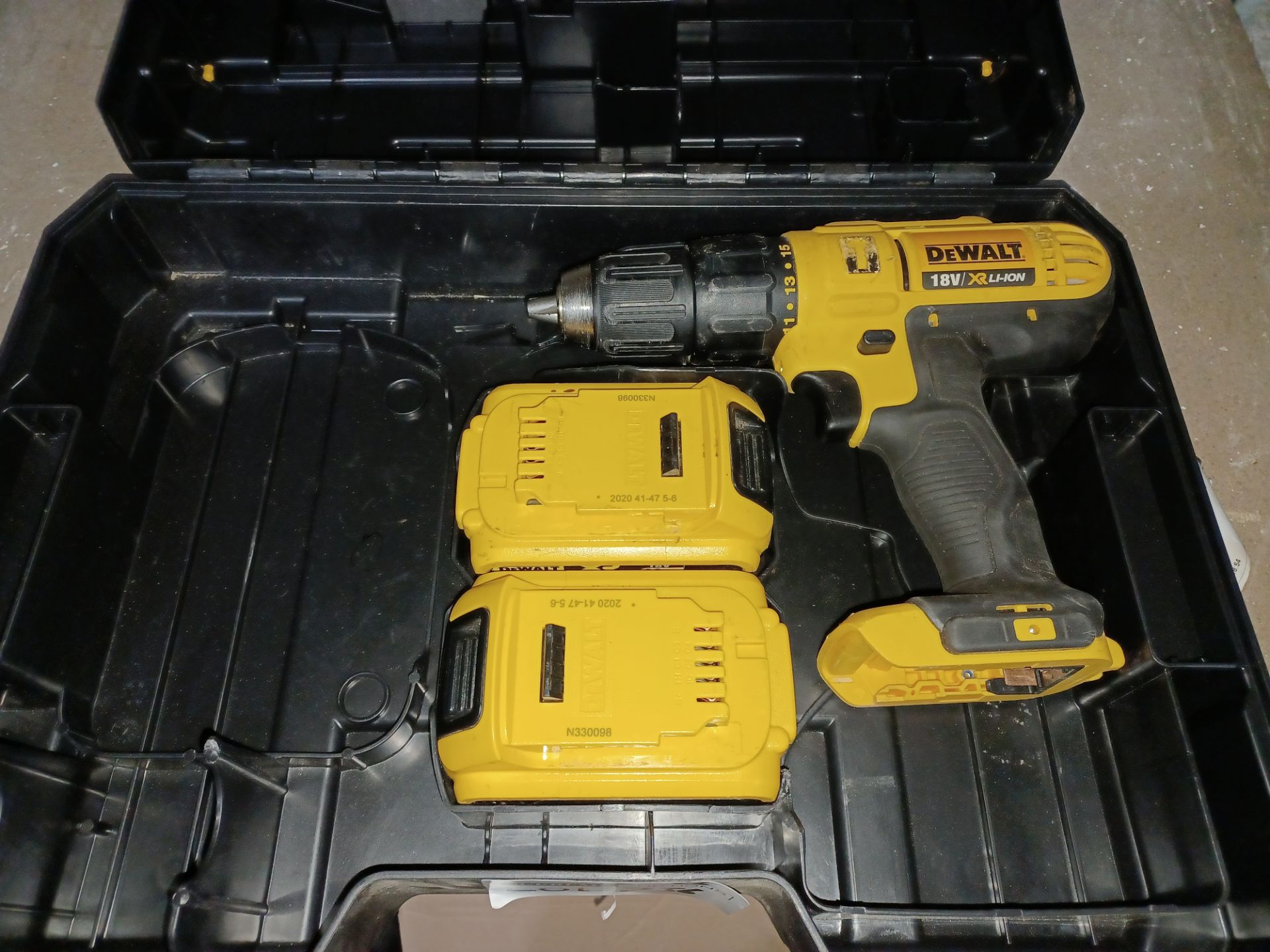 DEWALT DCD776D2T- GB 18V 2.0AH LI-ION XR CORDLESS COMBI DRILL COMES WITH 2 BATTERIES AND CARRY