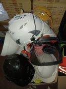 28 X BRAND NEW SAFETY HELMETS IN VARIOUS STYLES AND SIZES R15