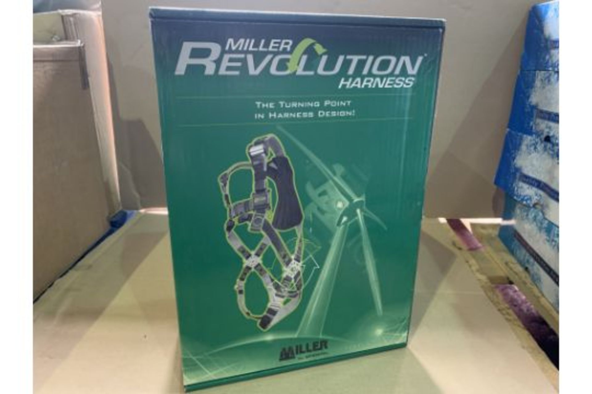 BRAND NEW MILLER BY SPERIAN R1 REVOLUTION CONSTRUCTION 2 POINTS BASIC DELUXE HARNESS S/M RRP £200