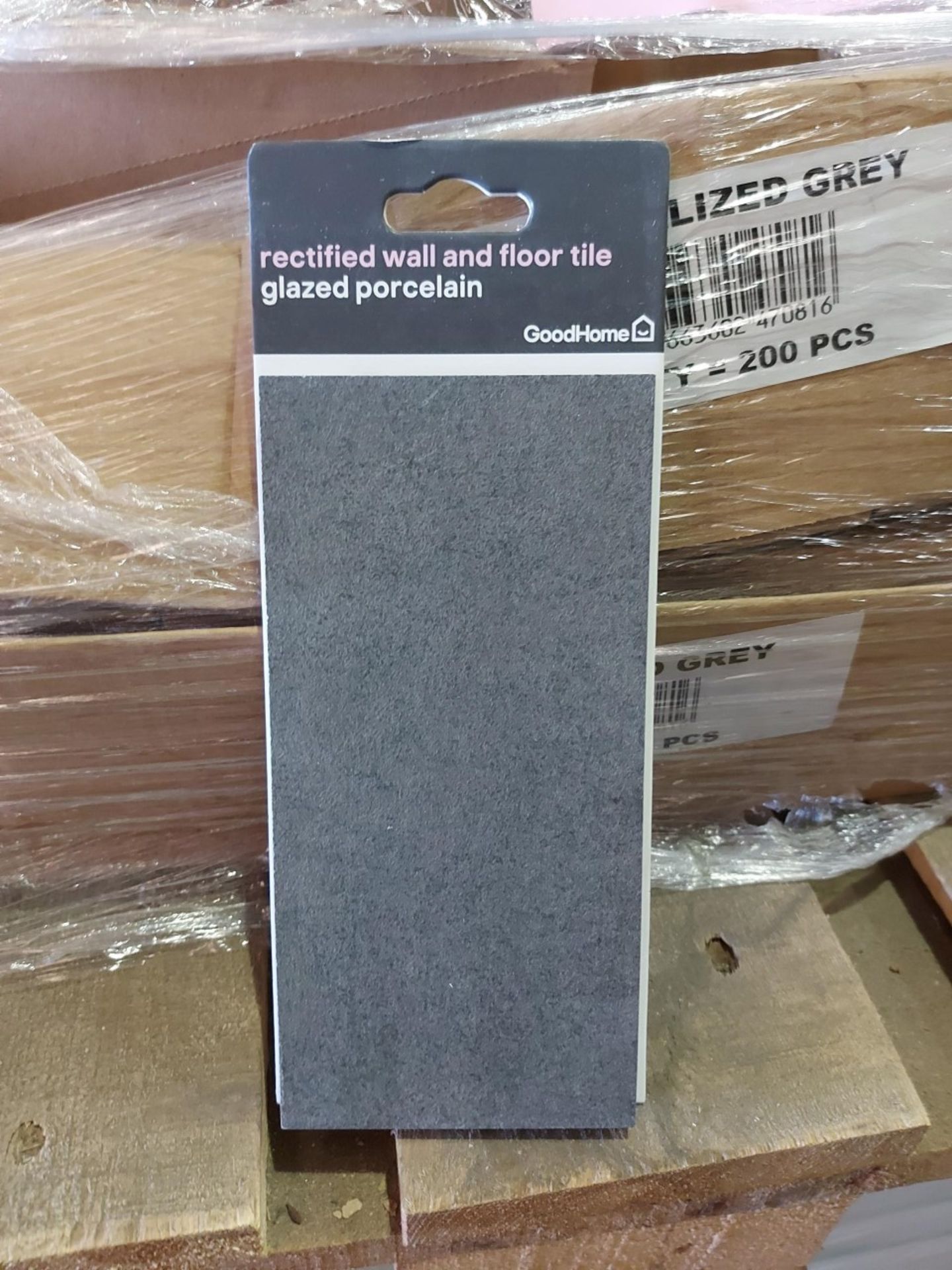 (F30) PALLET TO CONTAIN 800 x METALIZED GREY RECTIFIED WALL AND FLOOR TILE PORCELAIN. SAMPLES