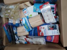 45 X PIECE MIXED LOT INCLUDING PADLOCKS, NAIL CLIPPERS SET, WOODEN CRAFT STICKS ETC - PCK