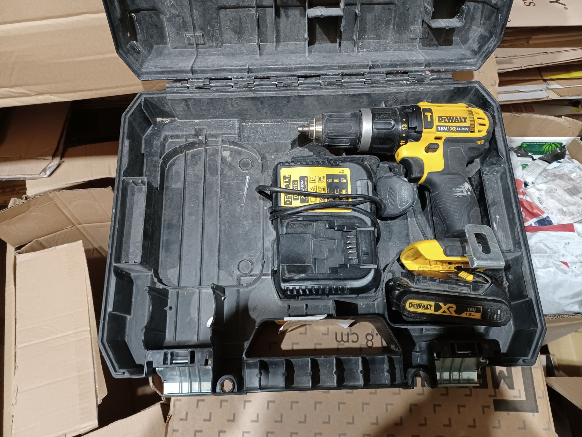 DEWALT DCD785P2T-SFGB 18V 5.0AH LI-ION XR CORDLESS COMBI-HAMMER DRILL WITH BATTERY CHARGER AND CARRY