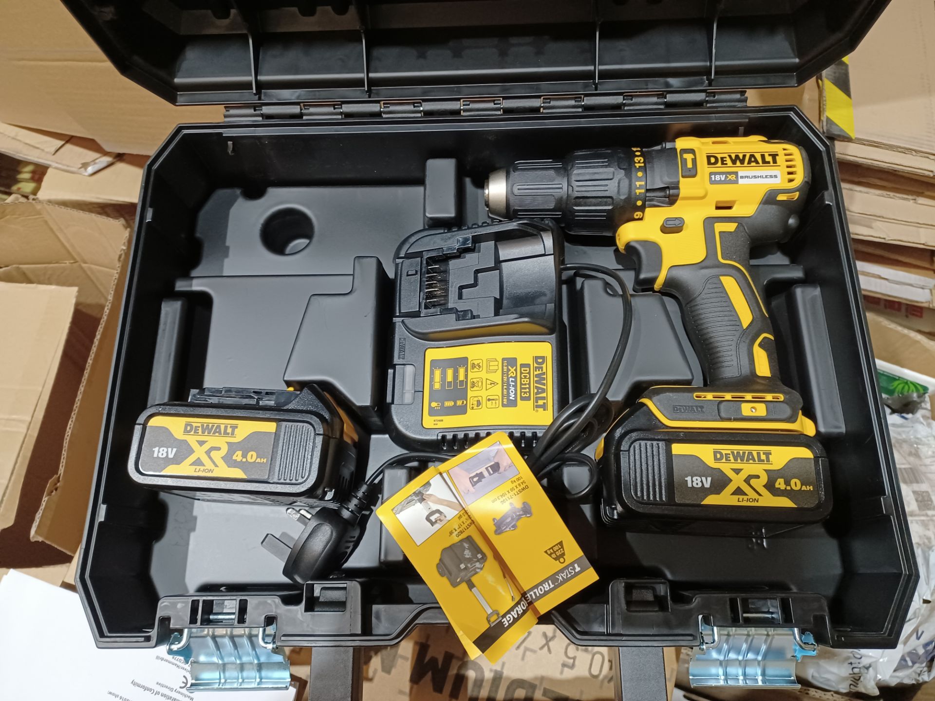 DEWALT DCK2060L2T-SFGB 18V 3.0AH LI-ION XR CORDLESS COMES WITH 2 BATTERIES CHARGER AND CARRY CASE