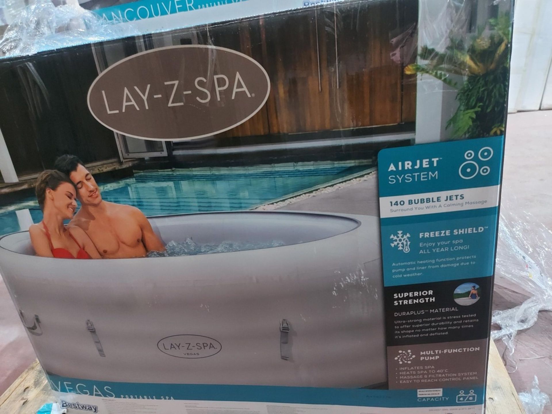 BOXED Lay-Z-Spa Vegas Airjet 4-6 Person Hot Tub. RRP £490 UNCHECKED/UNTESTED