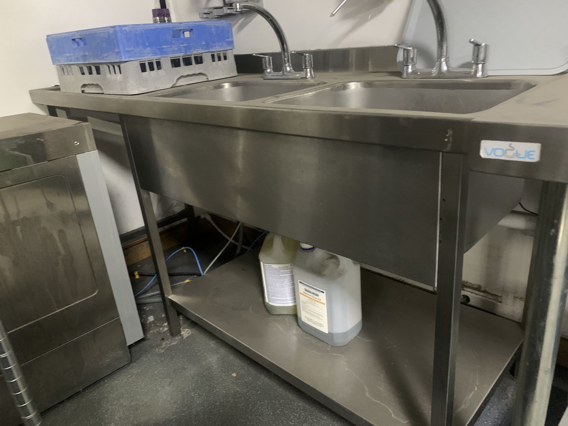 TWIN STAINLESS STEEL POT WASHING UNIT WITH UNDERSHELF 1800L X 700D X 900H - Image 2 of 2