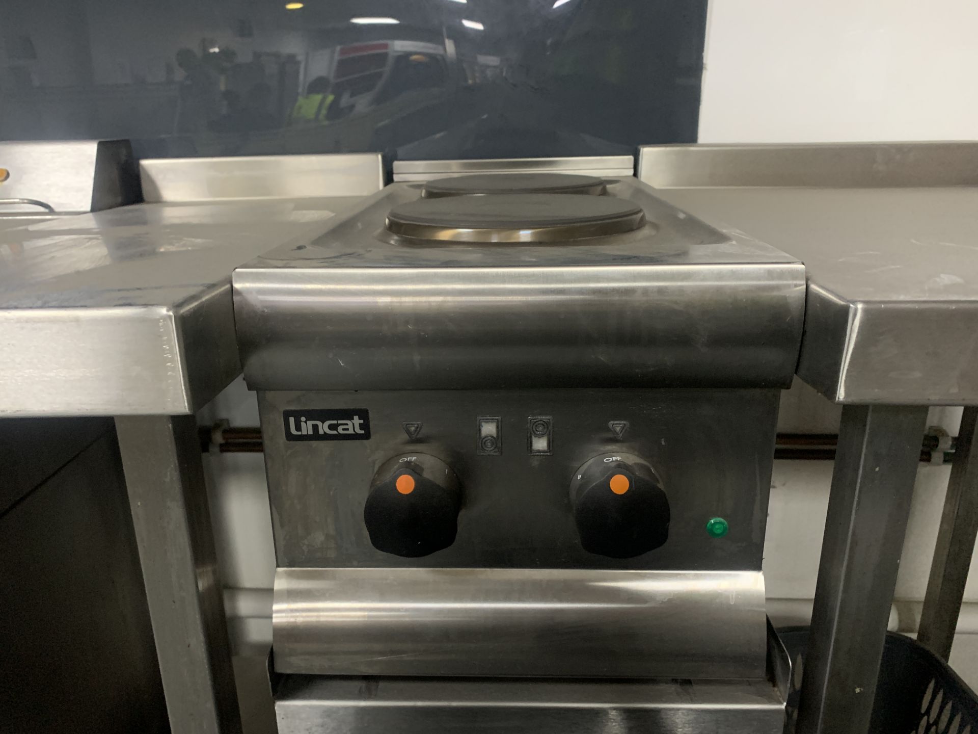 LINCAT STAINLESS STEEL DUAL ELECTRIC HOT PLATE - Image 2 of 2