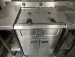 CONTENTS OF A FULL COMMERCIAL KITCHEN - CATERING EQUIPMENT