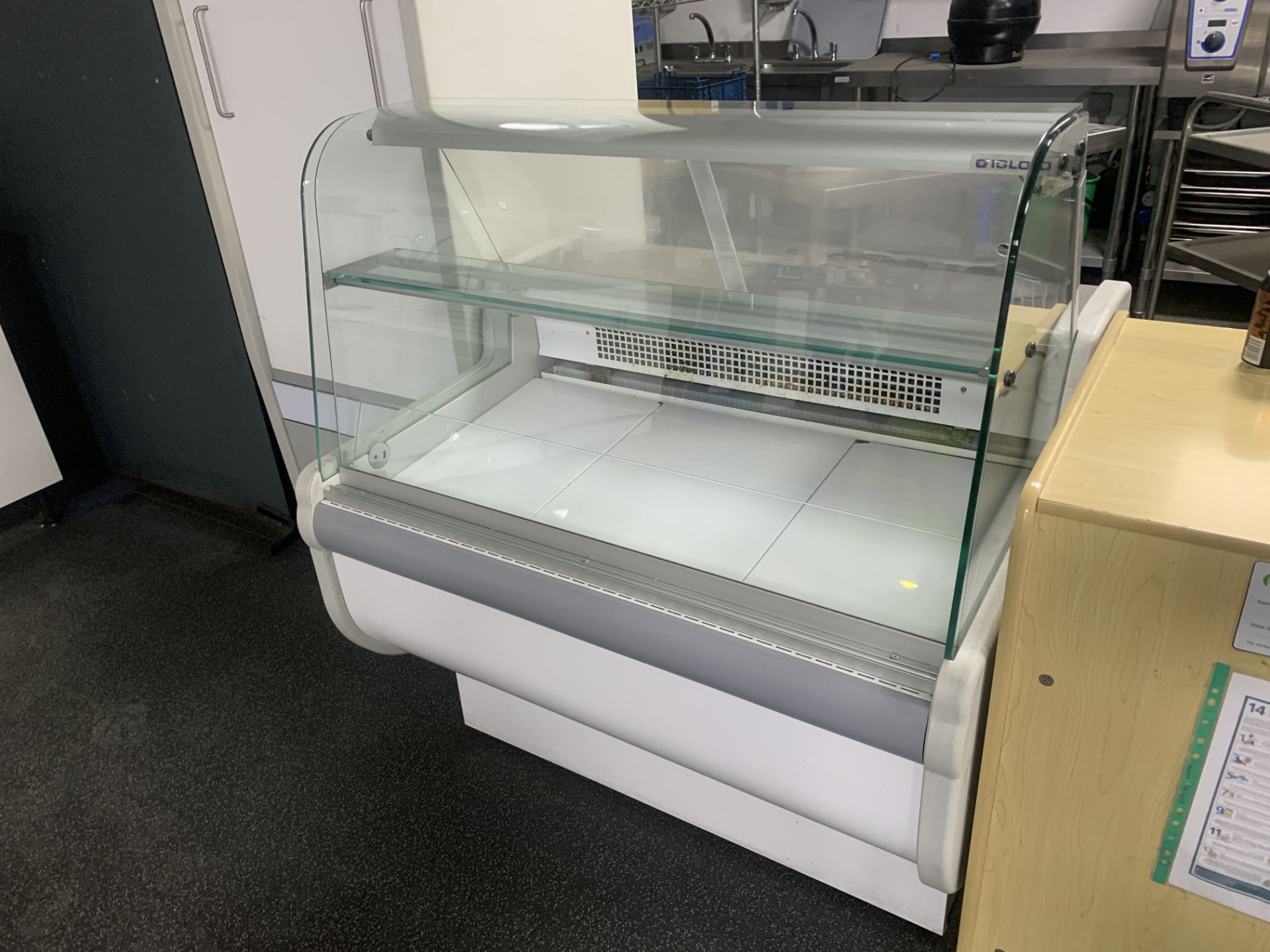 IGLOO DISPLAY FRIDGE 1060W X 750D X 1250H