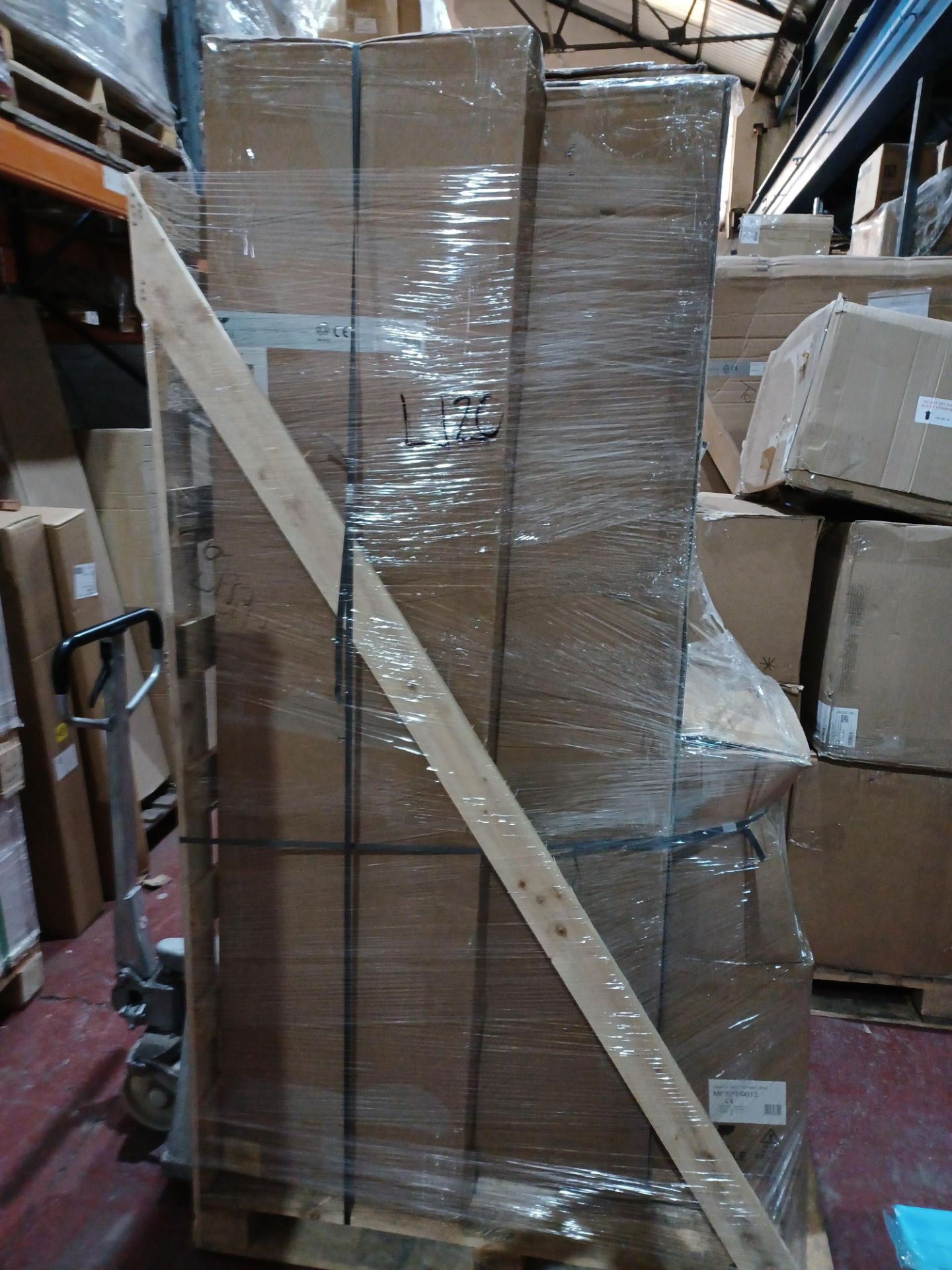(L120) PALLET TO CONTAIN A LARGE QTY OF ASSORTED BATHROOM STOCK TO INCLUDE: SHOWER DOOR PANELS, BACK