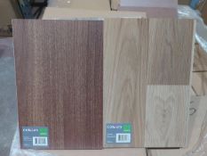 (Z218) PALLET TO CONTAIN APPROX. 500 x ASSORTED COLOURS LAMINATE FLOORING SAMPLE PIECES