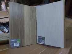 (Z219) PALLET TO CONTAIN APPROX. 670 x ASSORTED COLOURS LAMINATE FLOORING SAMPLE PIECES