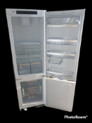 SCE818F6TS | AEG Integrated Fridge Freezer RRP £1000