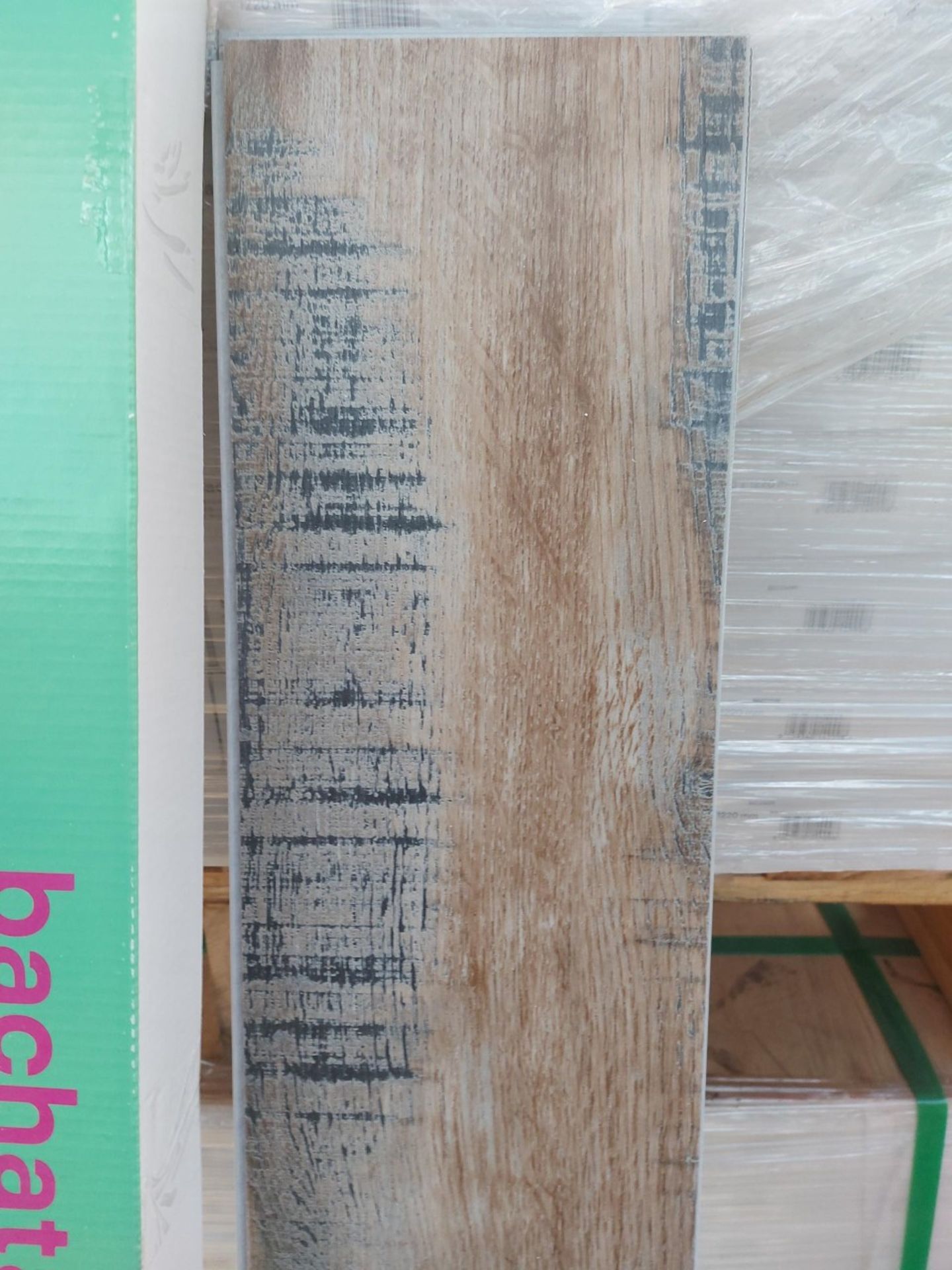 PALLET TO CONTAIN 10 x PACKS OF NEW BACHETA LUXURY VINYL CLICK PLANK FLOORING. STYLE: HADAKA - Image 2 of 4
