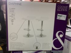 2 X BRAND NEW COOKE AND LEWIS WHITE DAPHNE HEIGHT ADJUSTABLE 360 SWIVEL BAR STOOLS R15