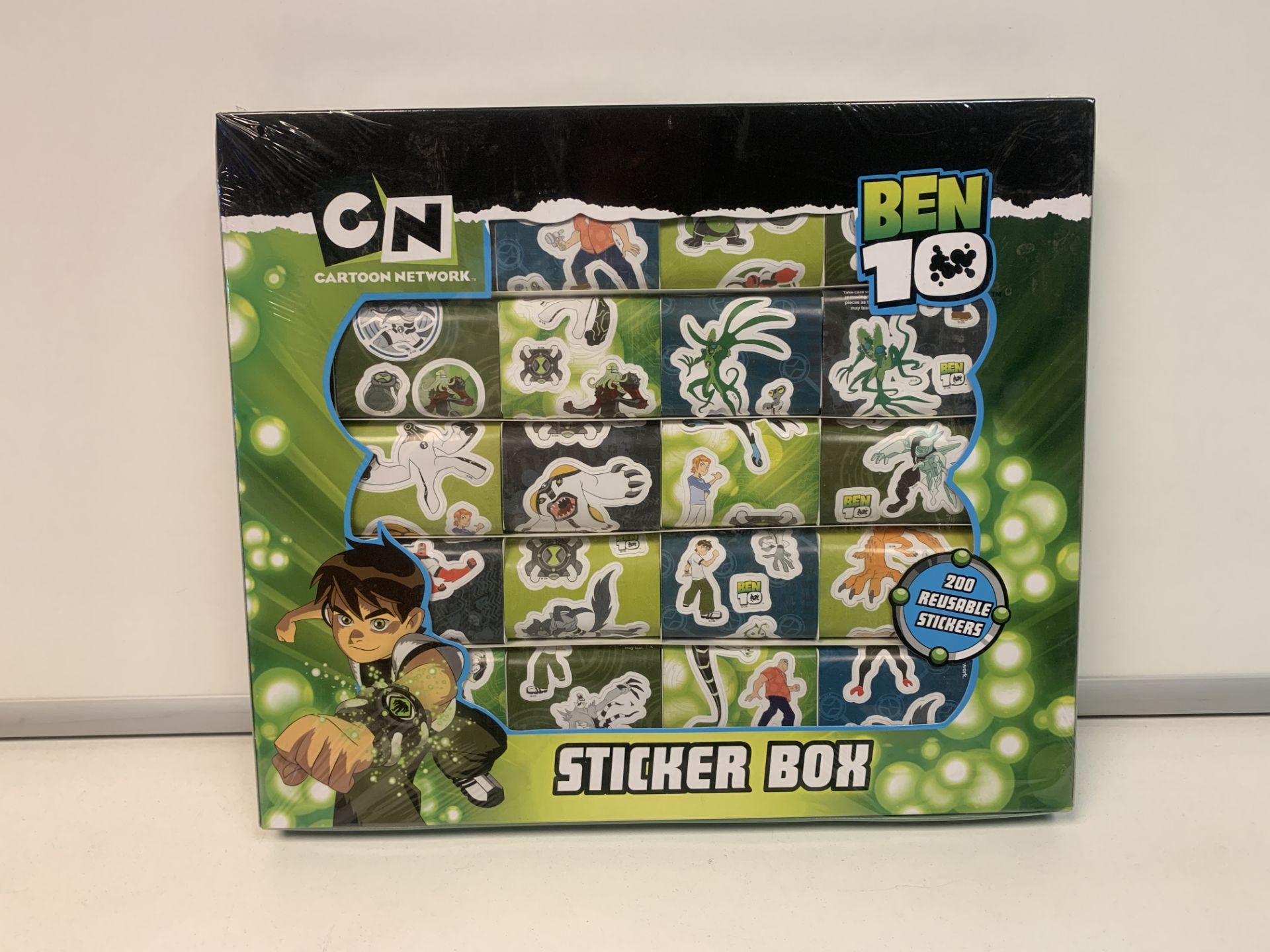 40 X BRAND NEW BEN TEN STICKER BOXES R18