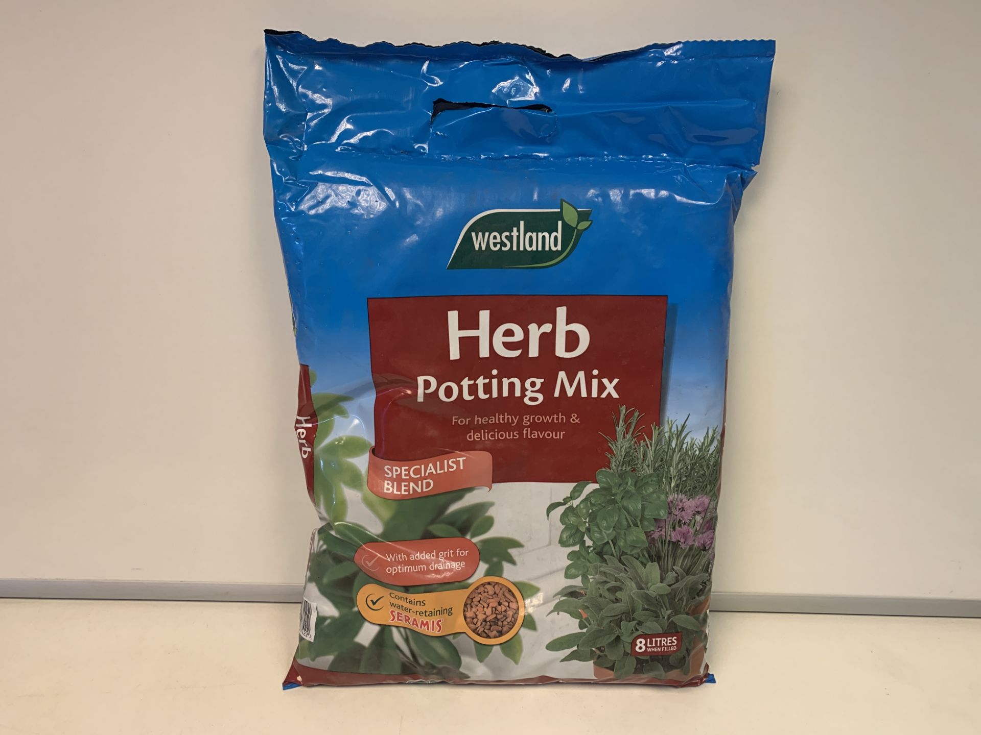 40 X NEW BAGS OF WESTLAND 8L HERB POTTING MIX (ROW19)